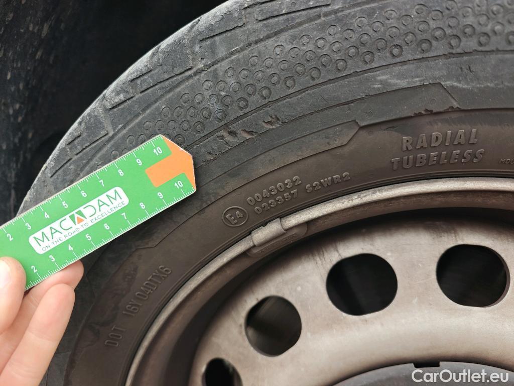  Citroen  Jumpy CITROEN  / 2016 / 4P / furgón Talla XL BlueHDi 120 S&S 6v Control #48