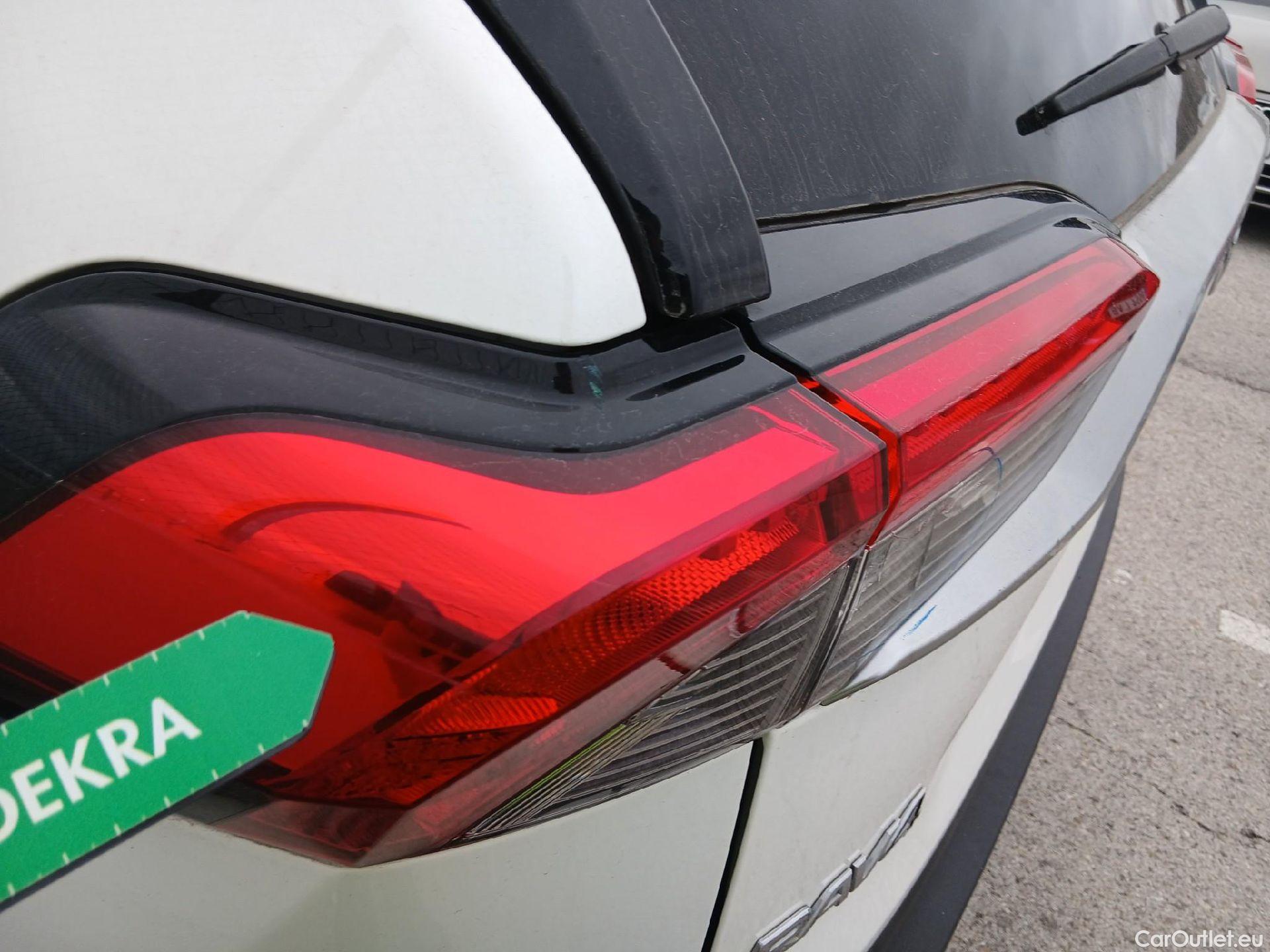  Toyota  RAV4 TOYOTA  / 2018 / 5P / todoterreno 2.5l 220H Advance #20