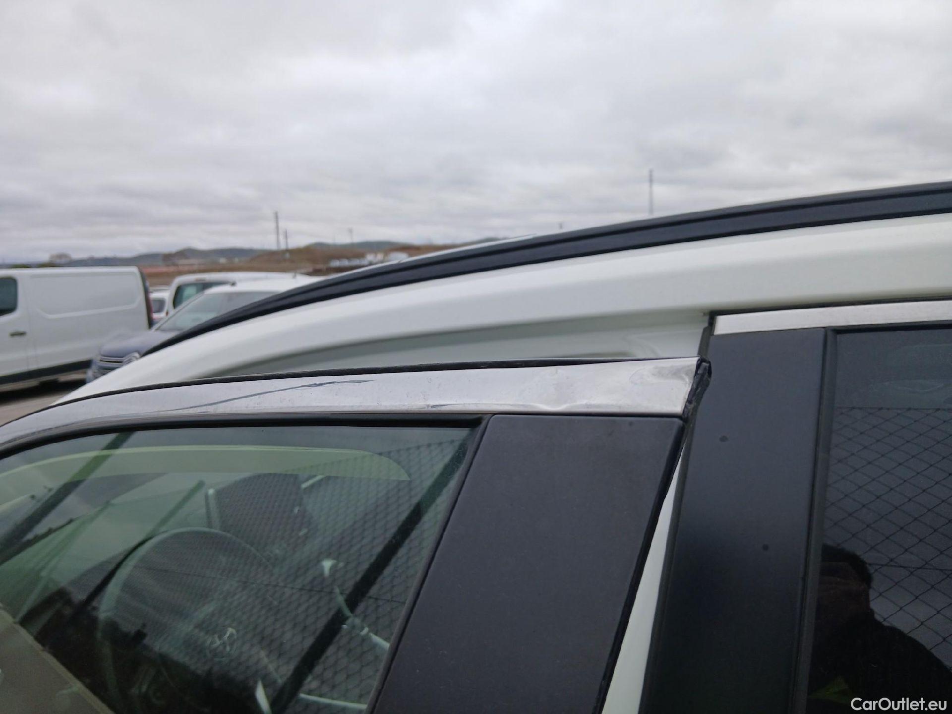  Toyota  RAV4 TOYOTA  / 2018 / 5P / todoterreno 2.5l 220H Advance #38