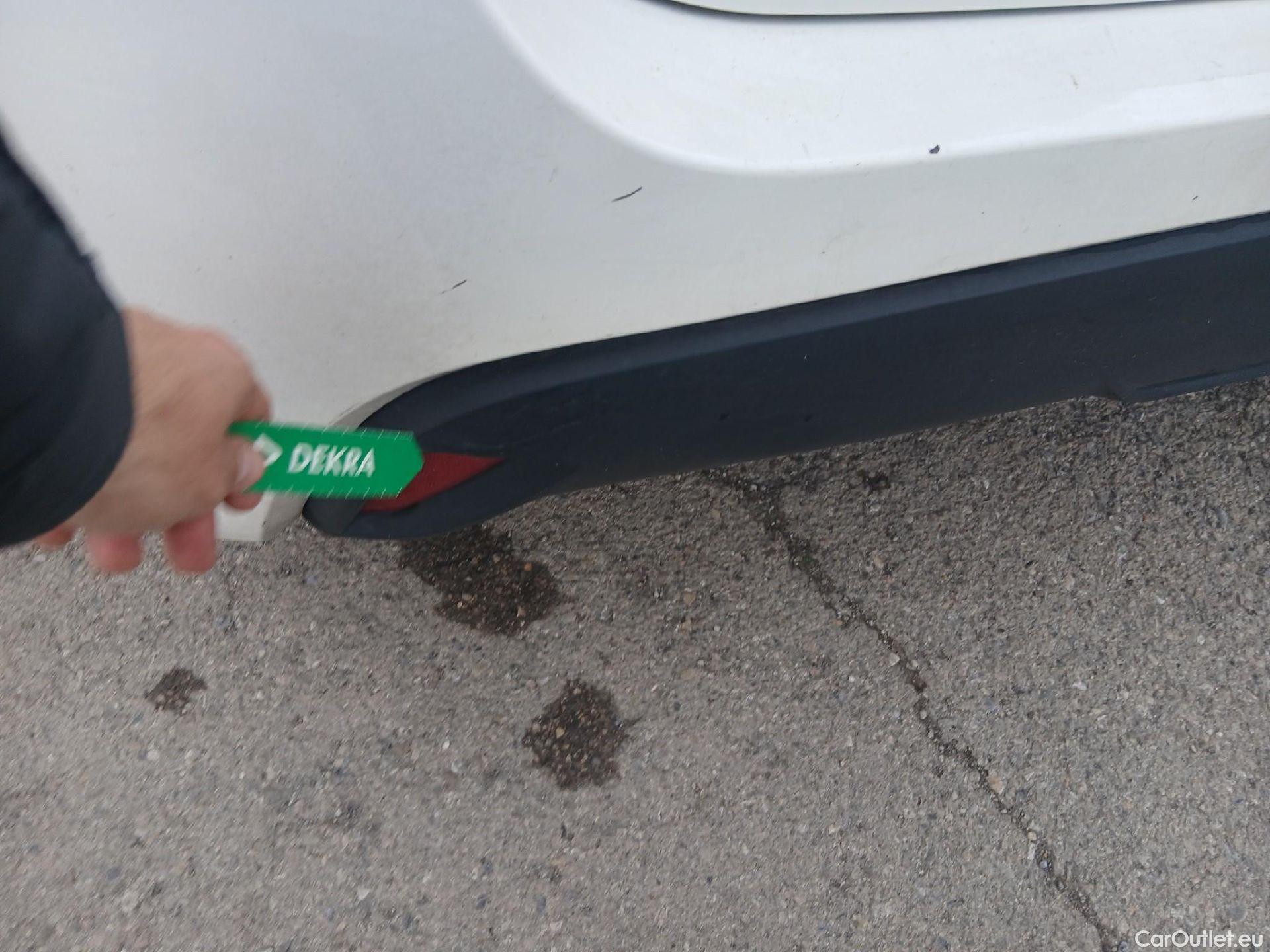  Toyota  Yaris TOYOTA  / 2020 / 5P / berlina con portón 1.5 120H Active Tech #17