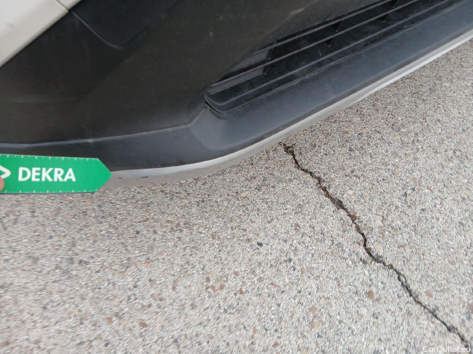  Toyota  RAV4 TOYOTA  / 2018 / 5P / todoterreno 2.5l 220H Advance #11