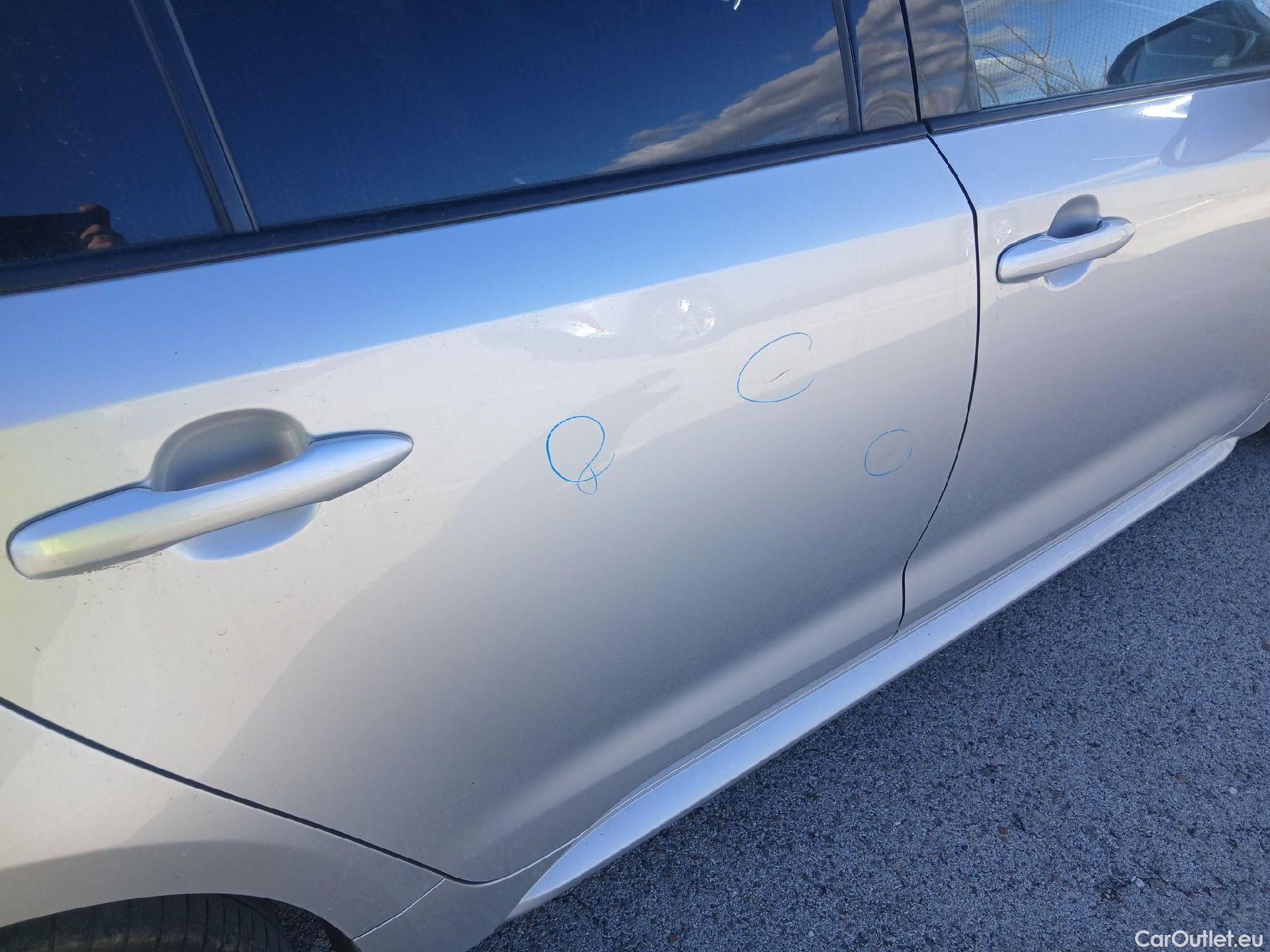  Toyota  Corolla TOYOTA  / 2019 / 5P / familiar 2.0 180H STYLE E-CVT TOURING SPORT #27