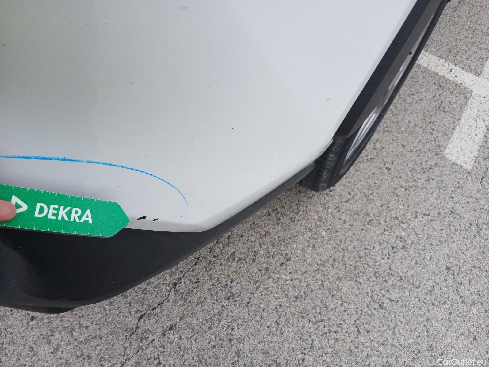  Toyota  RAV4 TOYOTA  / 2018 / 5P / todoterreno 2.5l 220H Advance #27