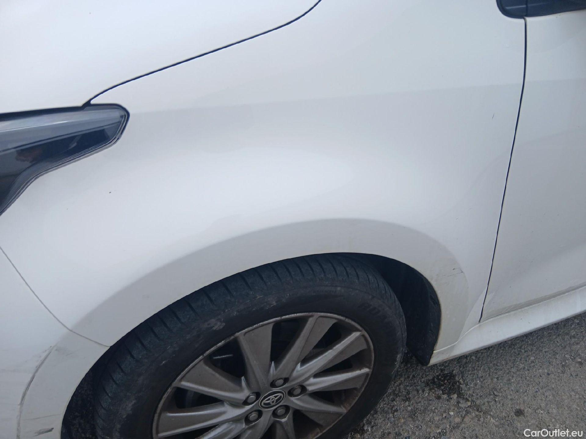  Toyota  Yaris TOYOTA  / 2020 / 5P / berlina con portón 1.5 120H Active Tech #3