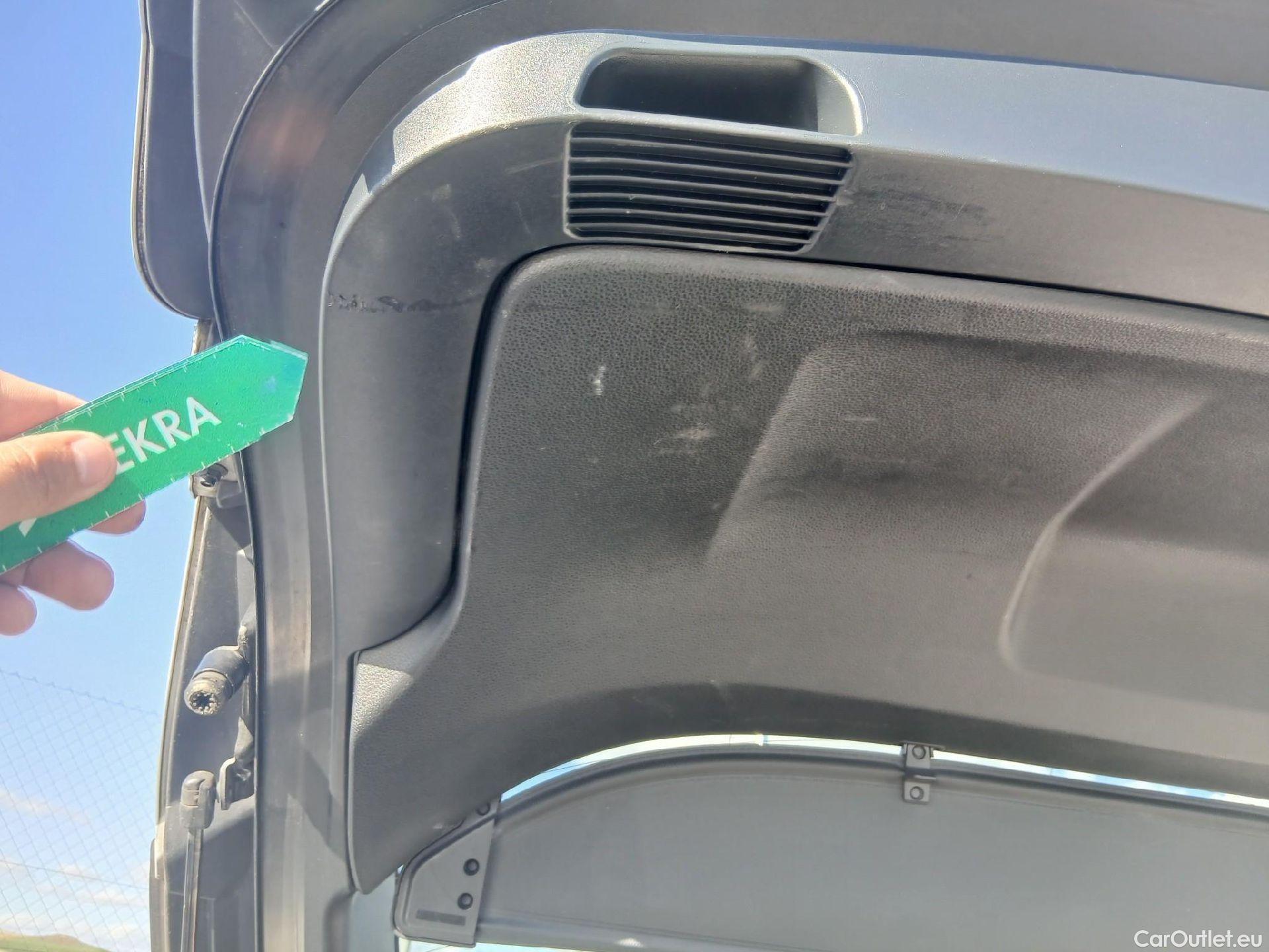  Toyota  Corolla TOYOTA  / 2019 / 5P / familiar 2.0 180H STYLE E-CVT TOURING SPORT #7