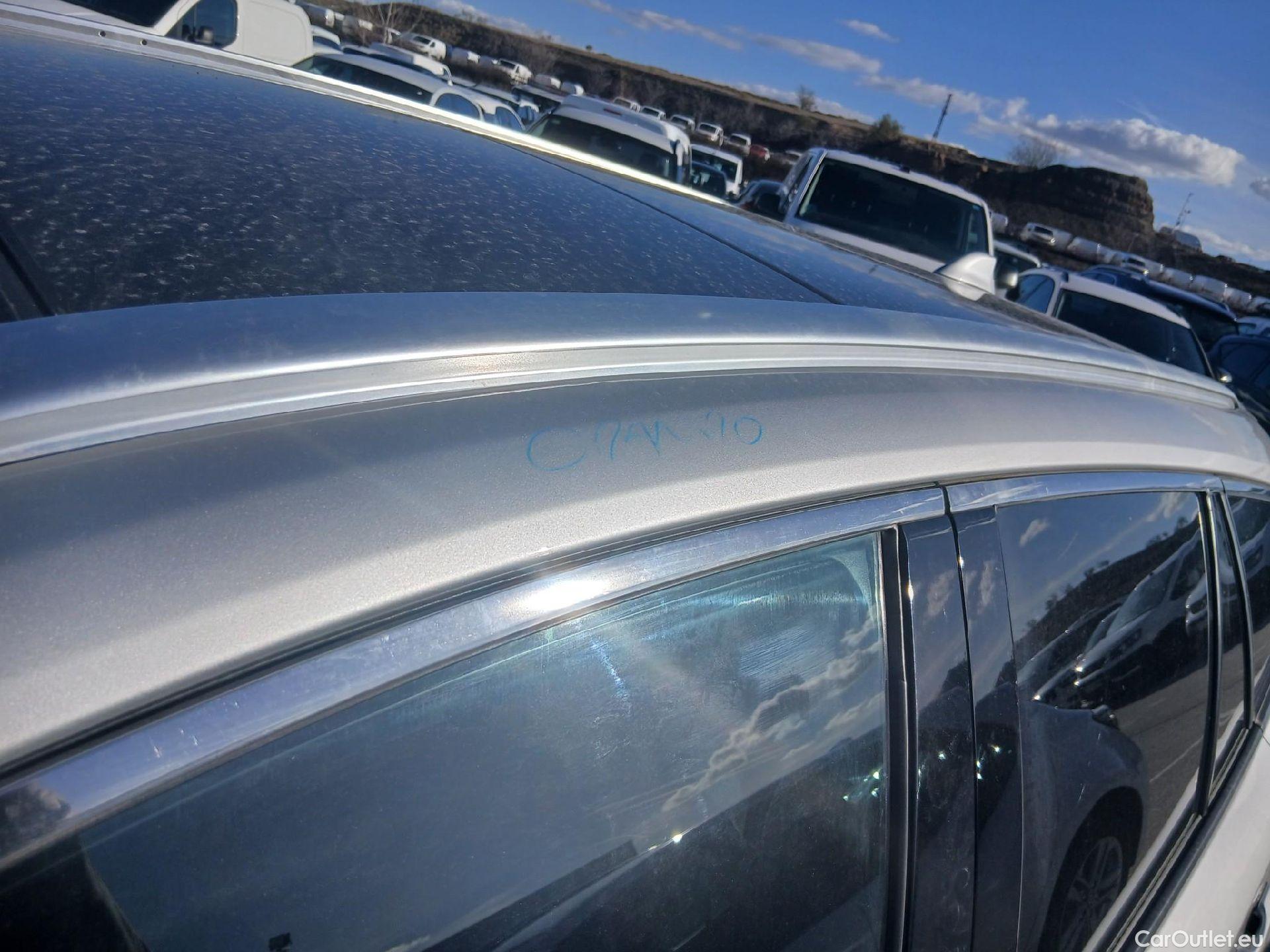  Toyota  Corolla TOYOTA  / 2019 / 5P / familiar 2.0 180H STYLE E-CVT TOURING SPORT #21