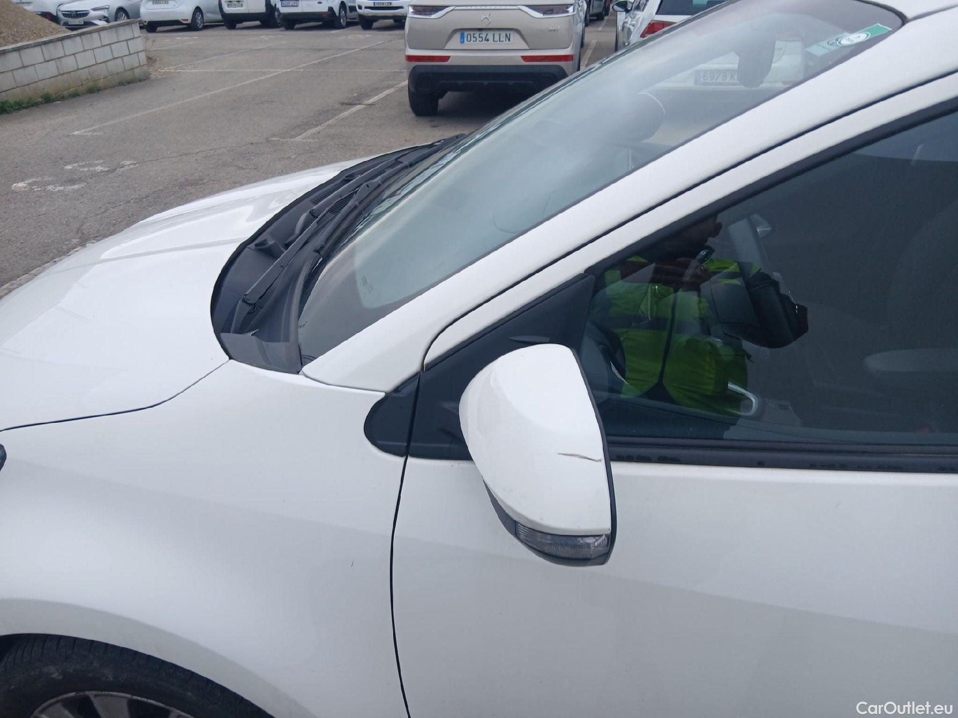  Toyota  Yaris TOYOTA  / 2020 / 5P / berlina con portón 1.5 120H Active Tech #7