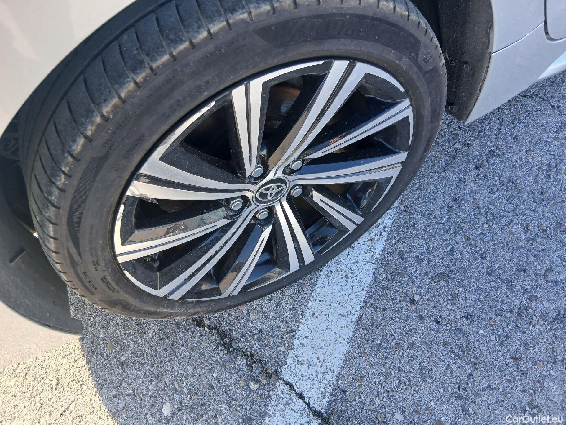  Toyota  Corolla TOYOTA  / 2019 / 5P / familiar 2.0 180H STYLE E-CVT TOURING SPORT #24