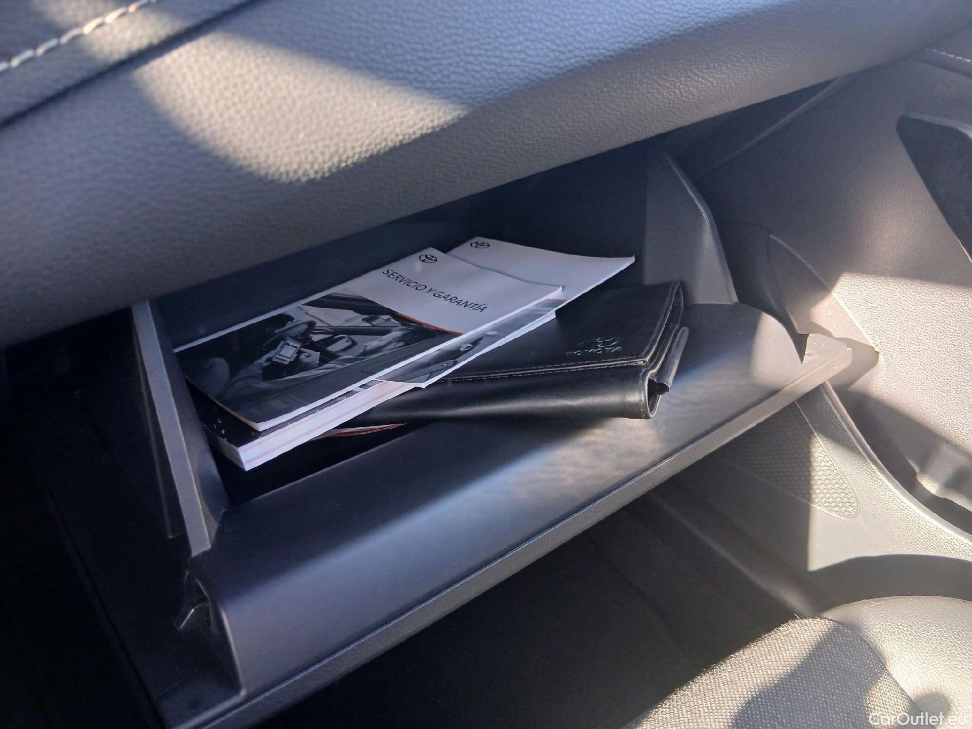  Toyota  Corolla TOYOTA  / 2019 / 5P / familiar 2.0 180H STYLE E-CVT TOURING SPORT #1