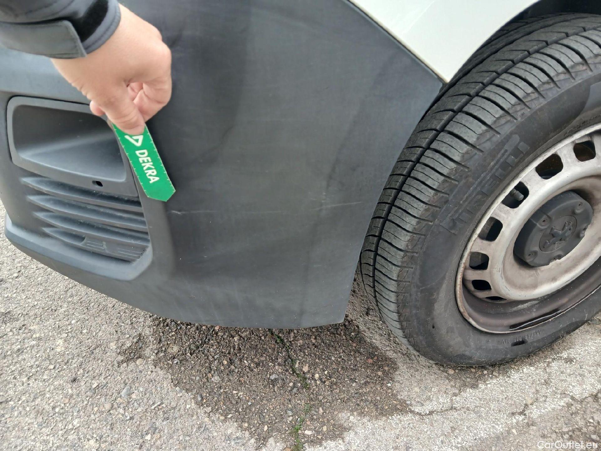  Peugeot  Partner PEUGEOT  / 2018 / 3P / furgón derivado de turismo Pro Standard 600kg BlueHDi 73kW (AC) #2