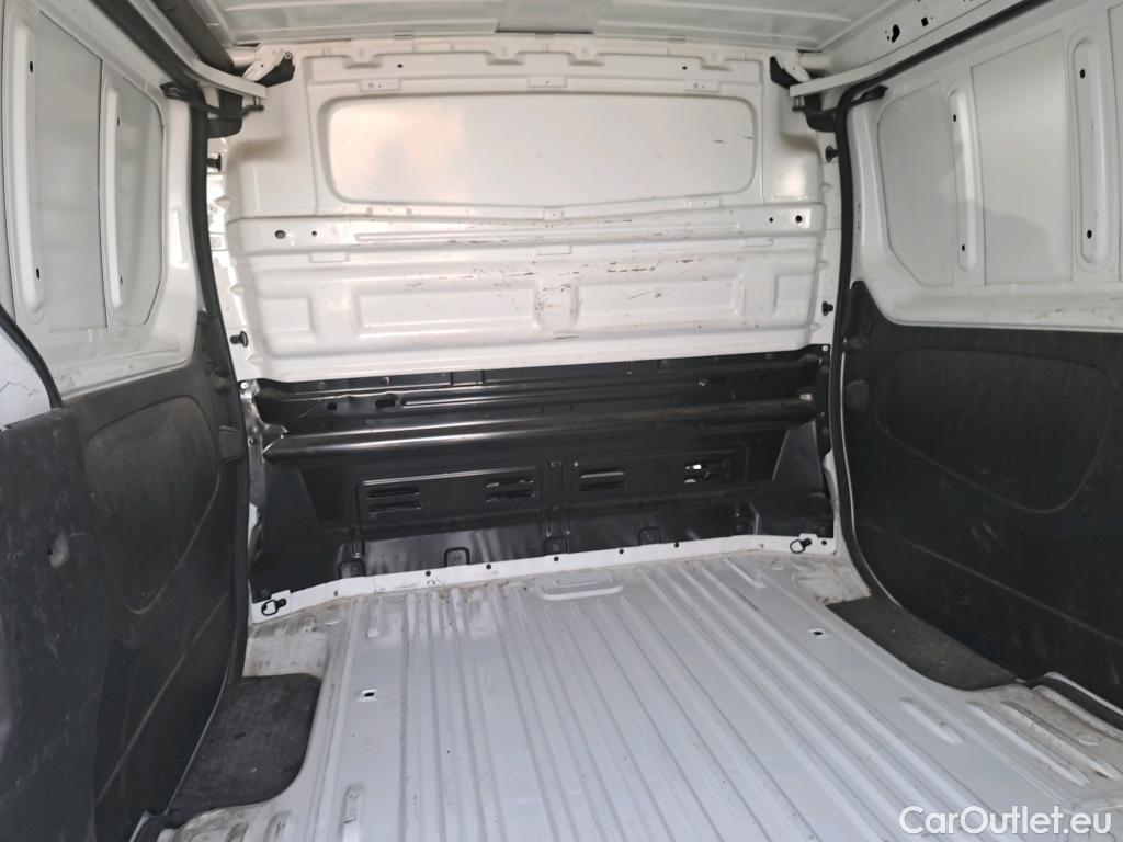  Nissan  NV300 NISSAN  / 2016 / 4P / furgón 1.6dCi 70kW (95CV) L1H1 1T OPTIMA #60