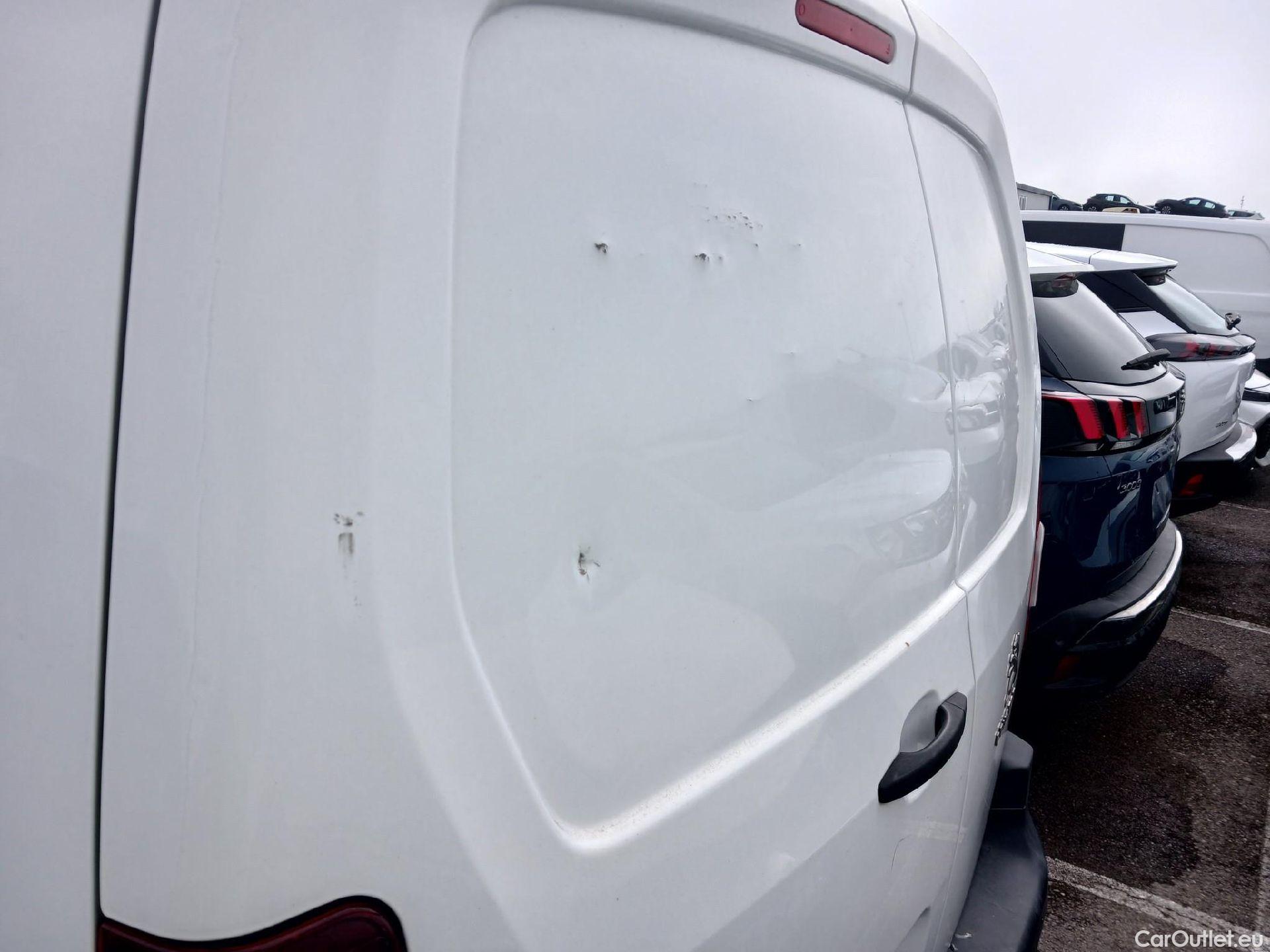  Peugeot  Partner PEUGEOT  / 2018 / 3P / furgón derivado de turismo Pro Standard 600kg BlueHDi 73kW (AC) #9