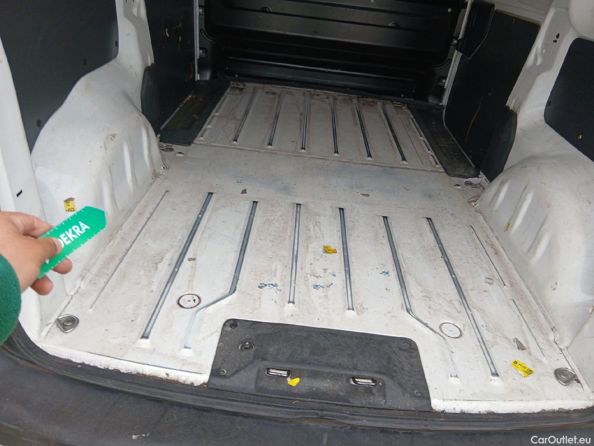  Opel  Vivaro OPEL  / 2019 / 4P / furgón 1.5 Diésel 74kW (100CV) M Std Express #2