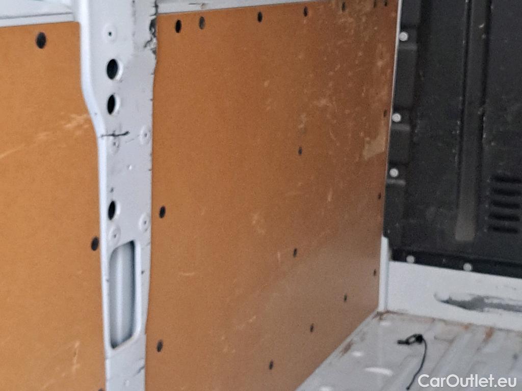  Opel  Movano OPEL  / 2019 / 4P / furgón 2.3 CDTI 99kW (135CV) L2 H2 F 3.5t (AC) #32