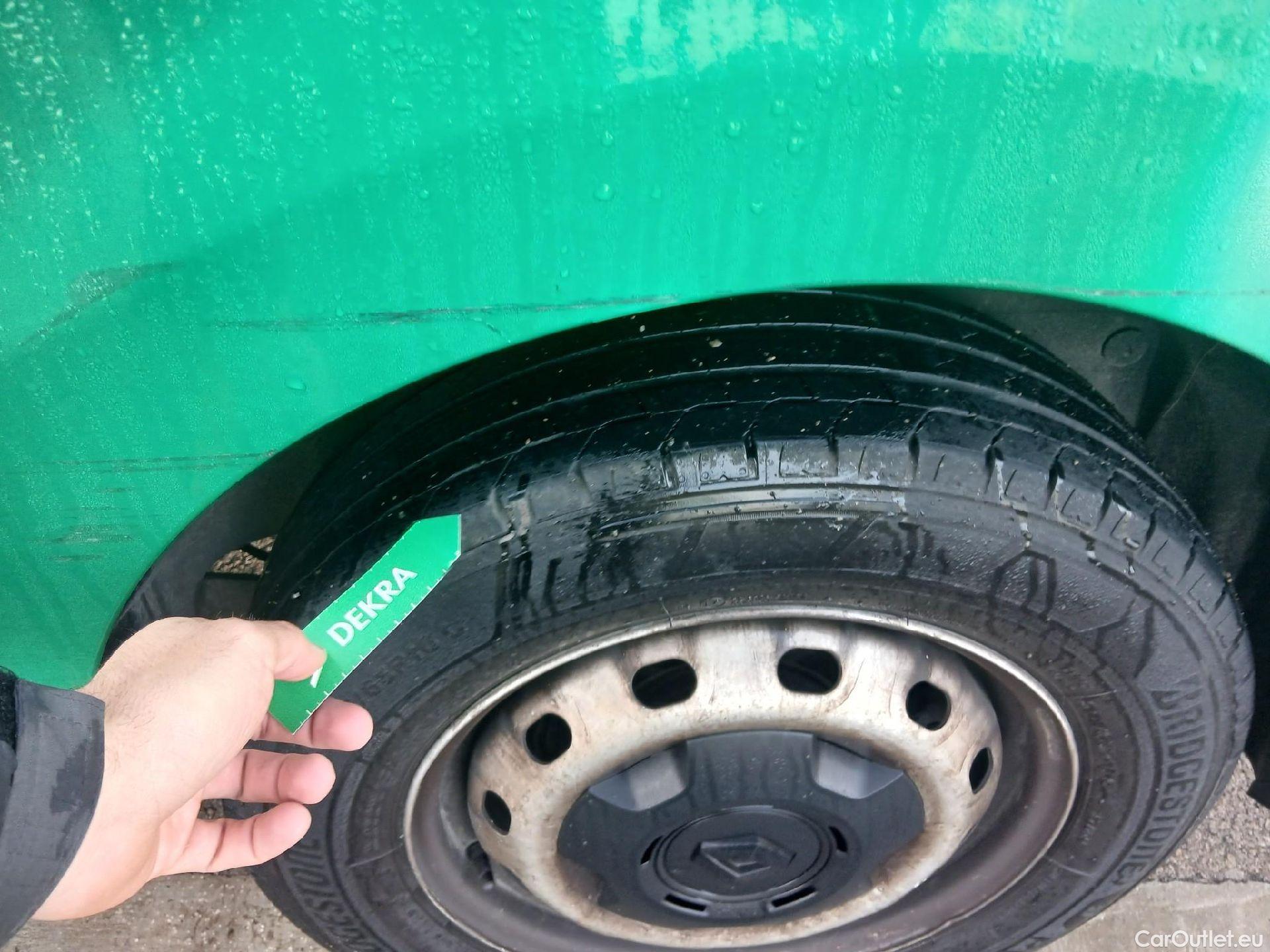  Renault  Trafic RENAULT  / 2019 / 4P / furgón Furgón 27 L1H1 Energy BluedCi 88 kW #20