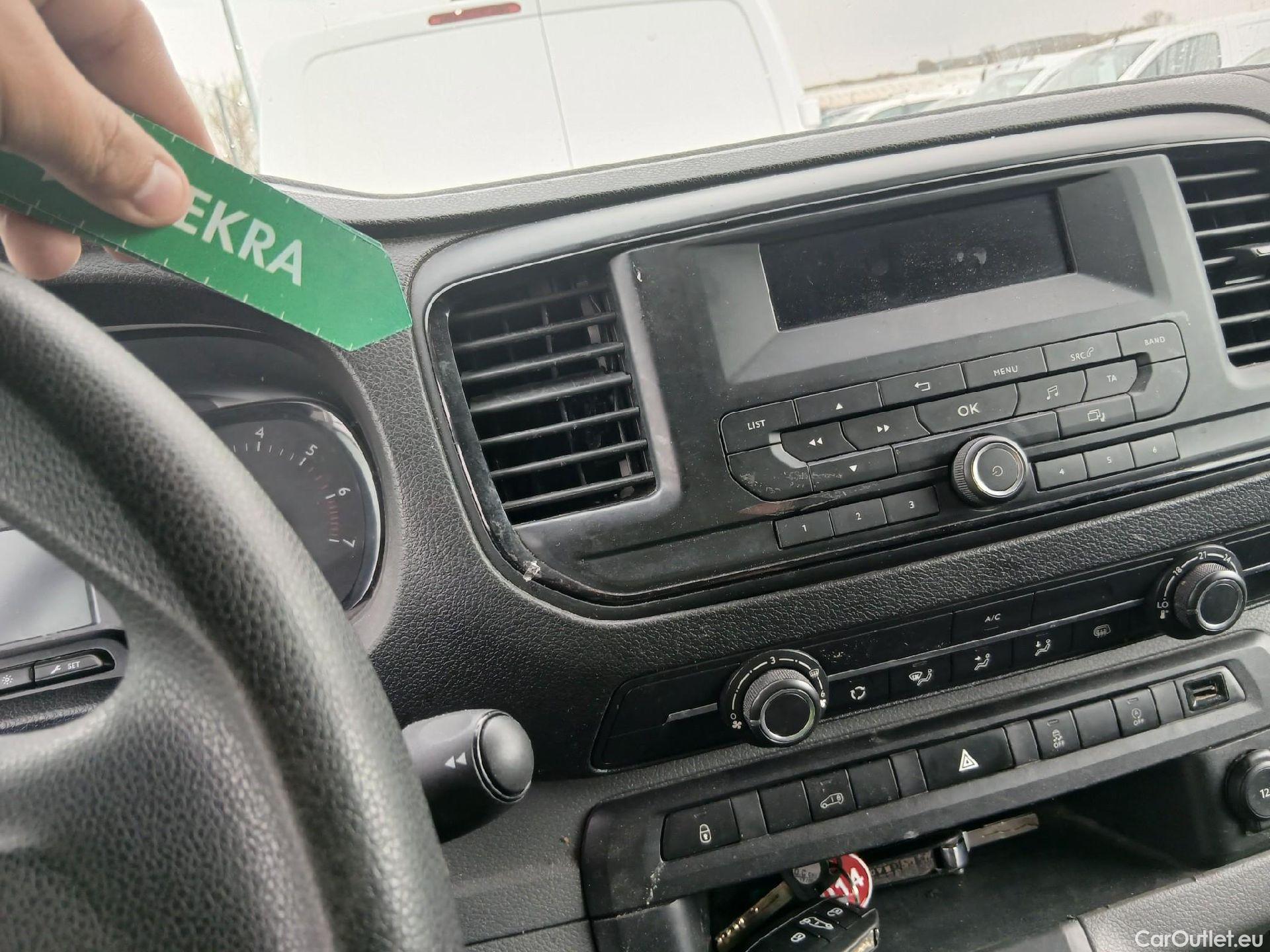  Opel  Vivaro OPEL  / 2019 / 4P / furgón 1.5 Diésel 74kW (100CV) M Std Express #51