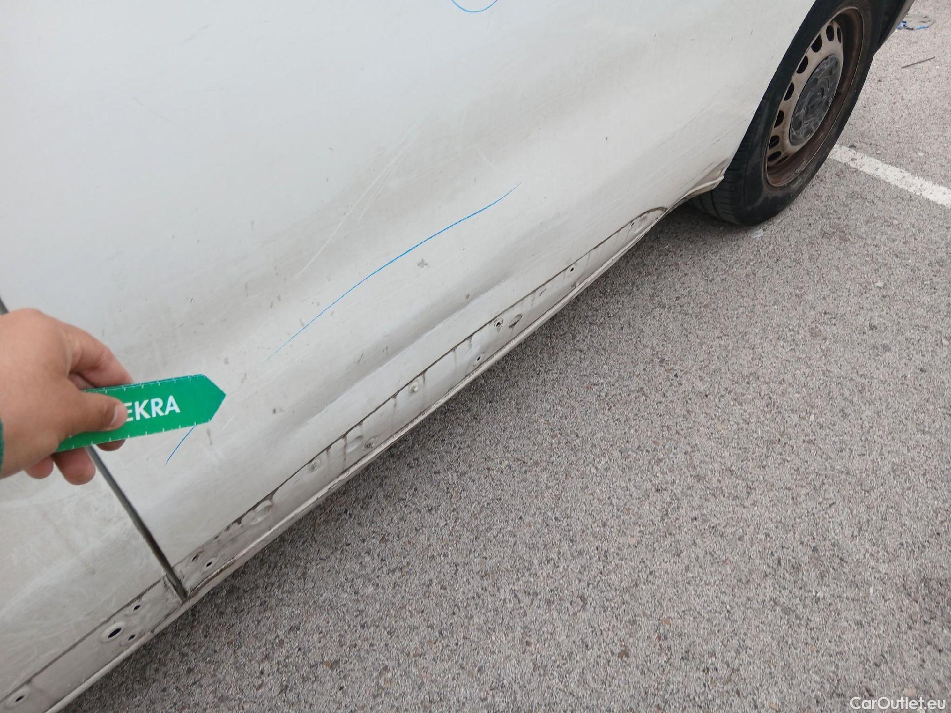  Opel  Vivaro OPEL  / 2019 / 4P / furgón 1.5 Diésel 74kW (100CV) M Std Express #23