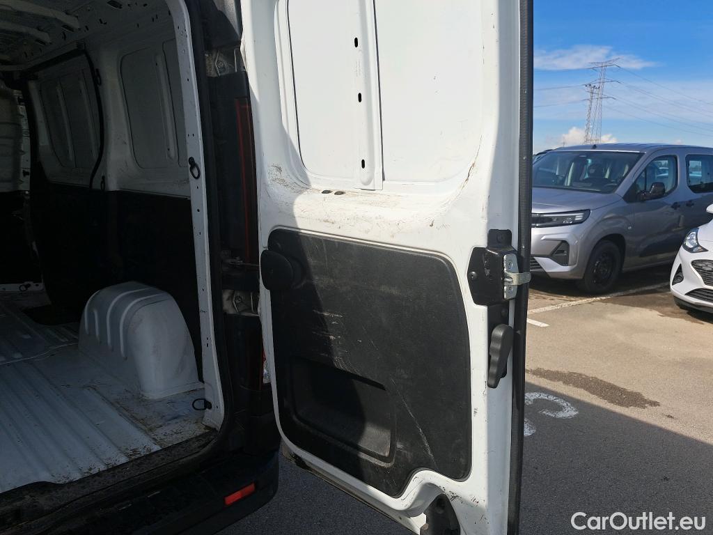  Nissan  NV300 NISSAN  / 2016 / 4P / furgón 1.6dCi 70kW (95CV) L1H1 1T OPTIMA #57