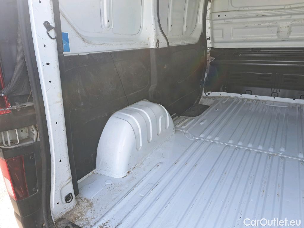  Nissan  NV300 NISSAN  / 2016 / 4P / furgón 1.6dCi 70kW (95CV) L1H1 1T OPTIMA #54