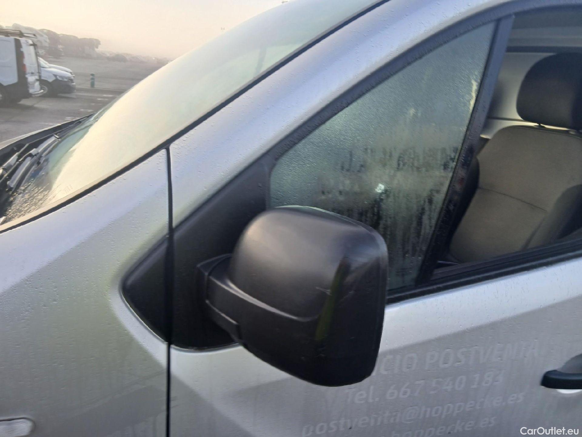  Renault  Trafic RENAULT  / 2019 / 4P / furgón Furgón 27 L1H1 Energy BluedCi 88 kW #15