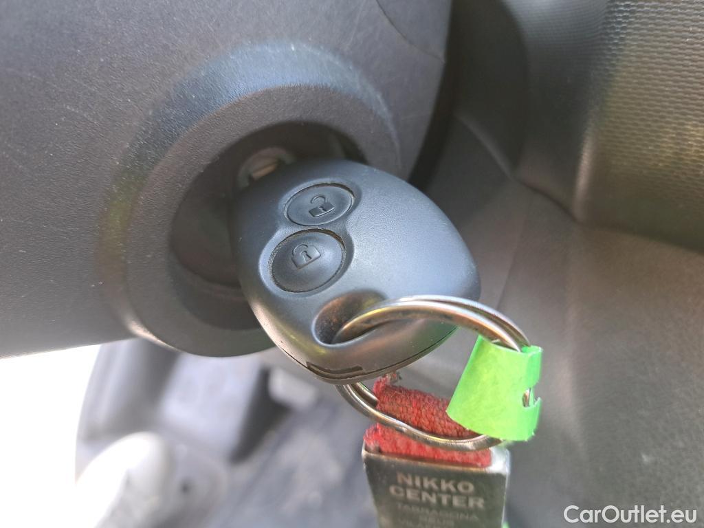  Nissan  NV300 NISSAN  / 2016 / 4P / furgón 1.6dCi 70kW (95CV) L1H1 1T OPTIMA #12