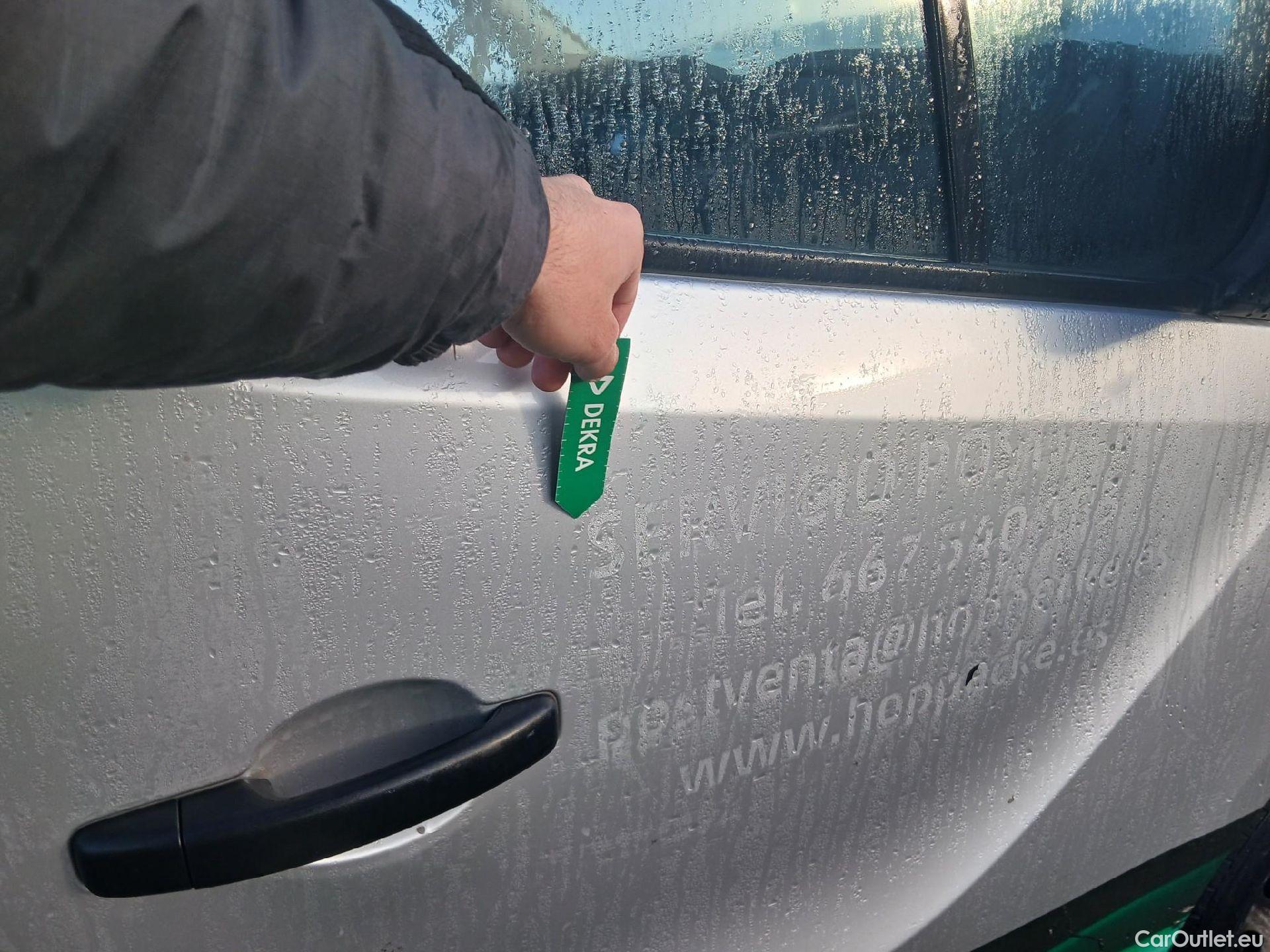  Renault  Trafic RENAULT  / 2019 / 4P / furgón Furgón 27 L1H1 Energy BluedCi 88 kW #48