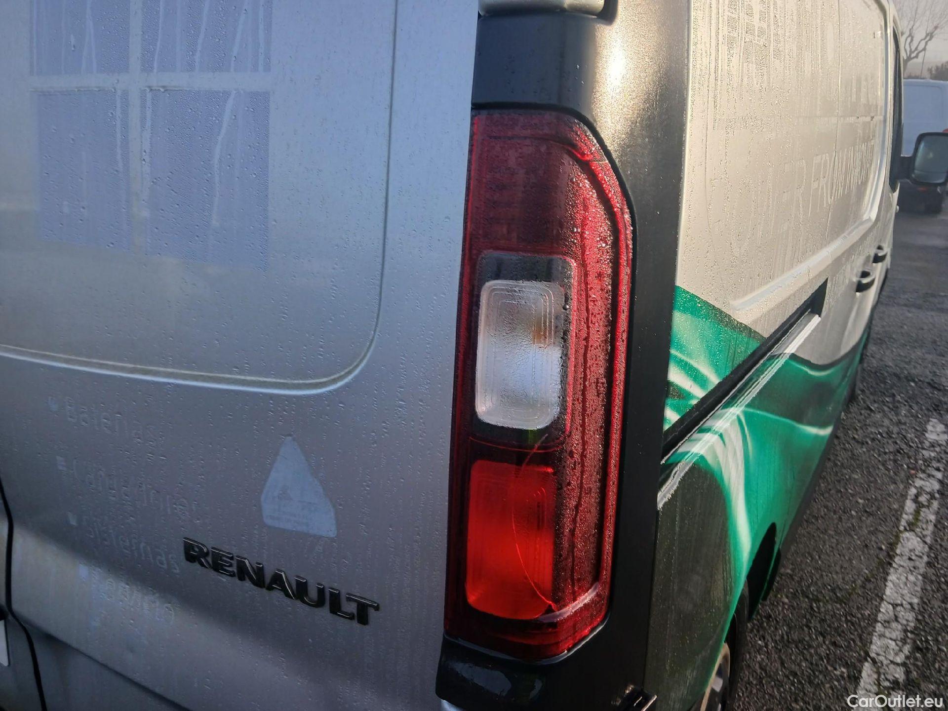  Renault  Trafic RENAULT  / 2019 / 4P / furgón Furgón 27 L1H1 Energy BluedCi 88 kW #33