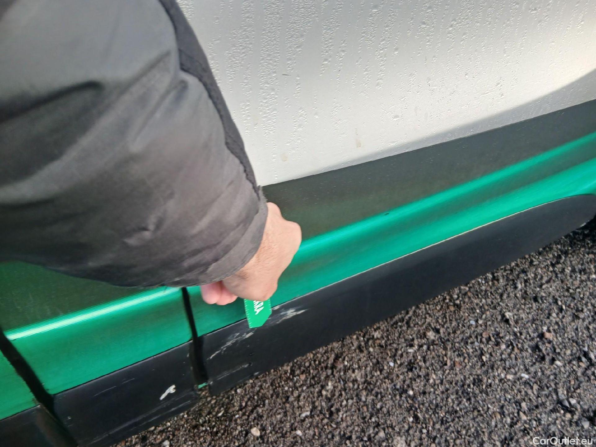  Renault  Trafic RENAULT  / 2019 / 4P / furgón Furgón 27 L1H1 Energy BluedCi 88 kW #47