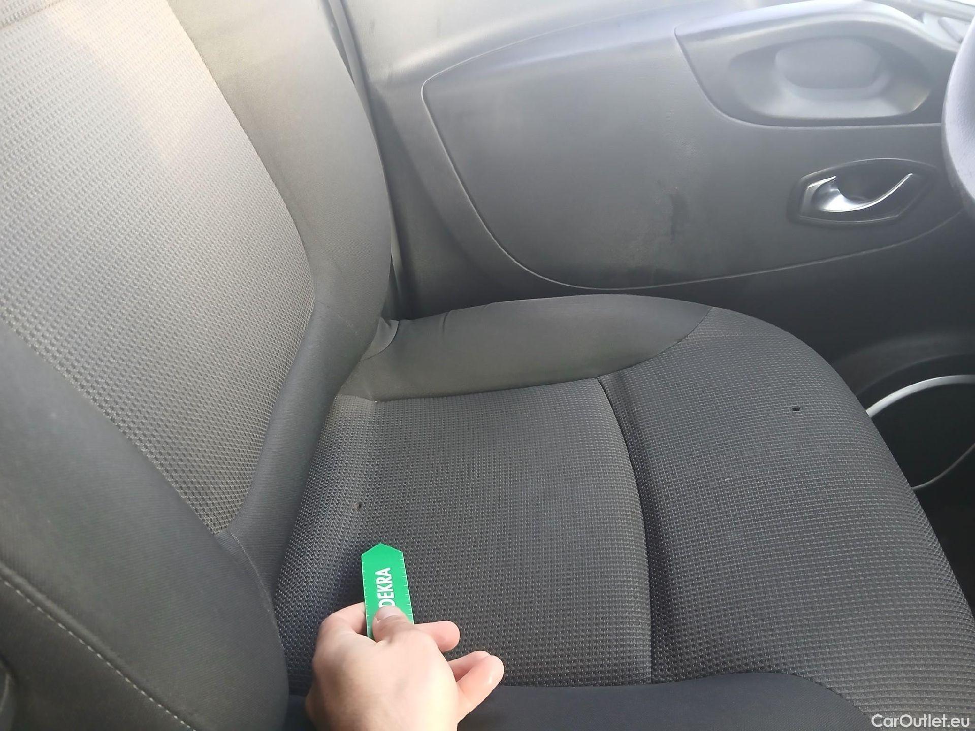  Renault  Trafic RENAULT  / 2019 / 4P / furgón Furgón 27 L1H1 Energy BluedCi 88 kW #57