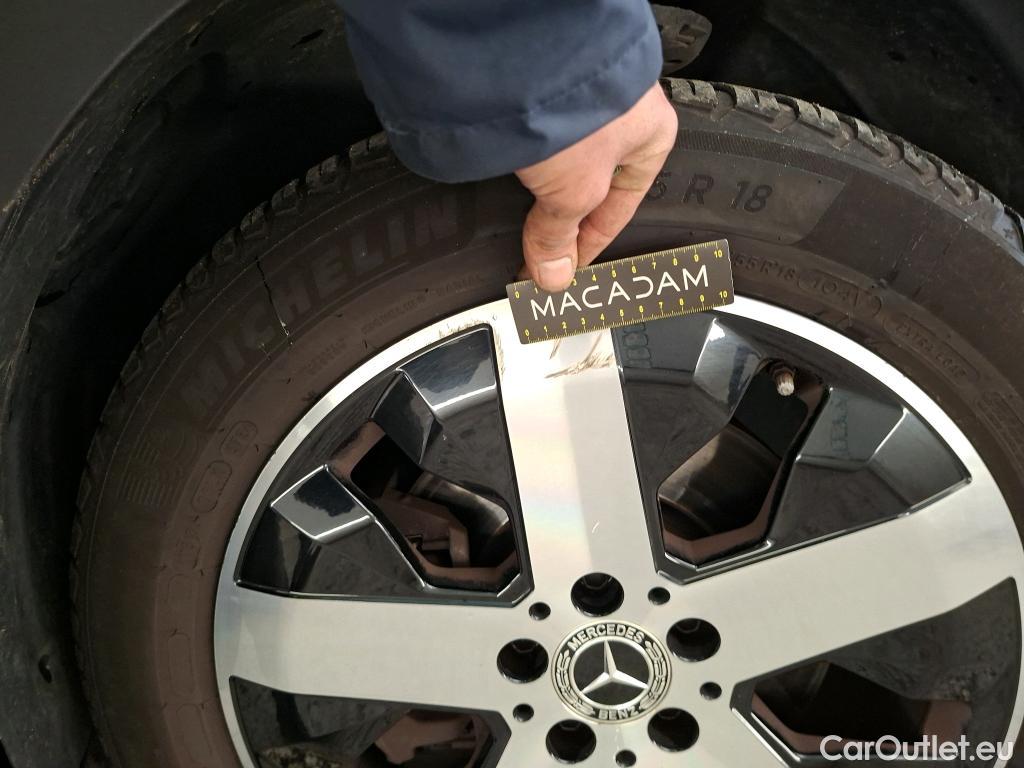  Mercedes  GLB MERCEDES-BENZ  / 2019 / 5P / SUV  200 d Business Line #24