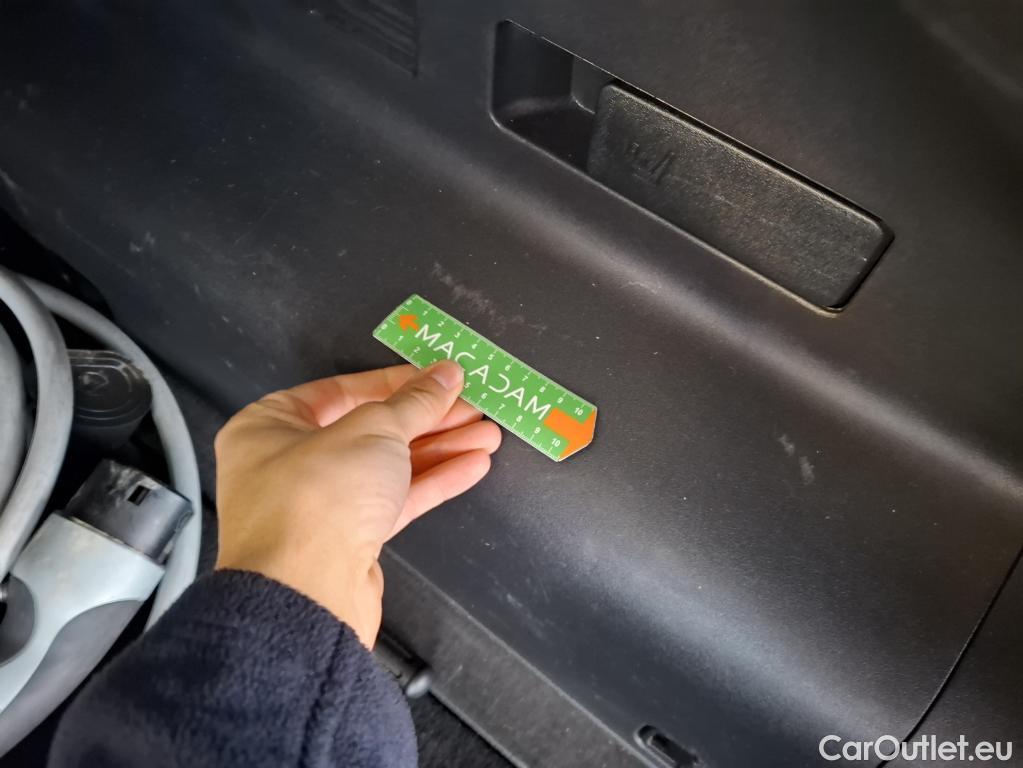  KIA  Ev6 KIA  / 2021 / 5P / SUV BEV 77.4 KWH AIR DESIGN #51