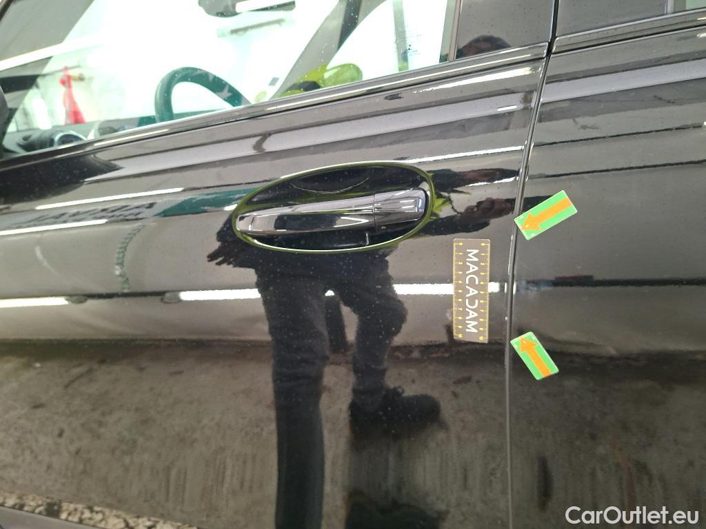  Mercedes  GLB MERCEDES-BENZ  / 2019 / 5P / SUV  200 d Business Line #6