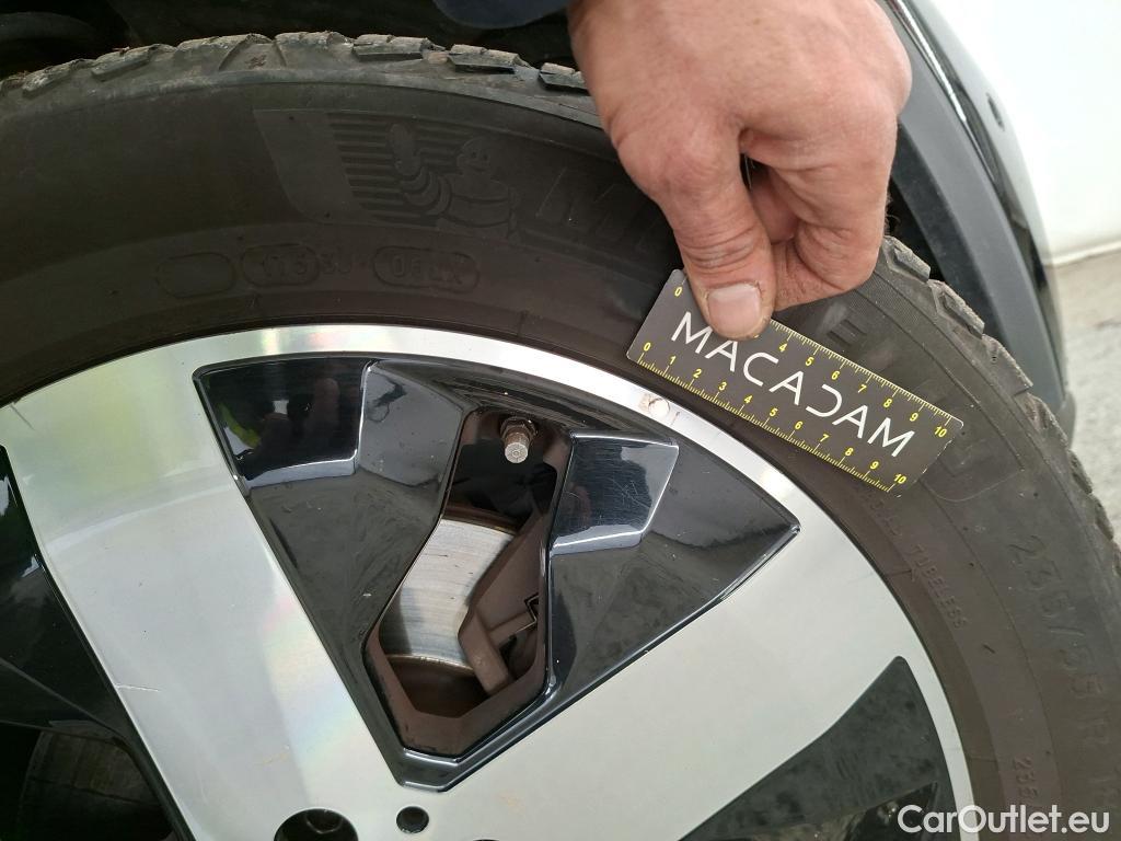  Mercedes  GLB MERCEDES-BENZ  / 2019 / 5P / SUV  200 d Business Line #16