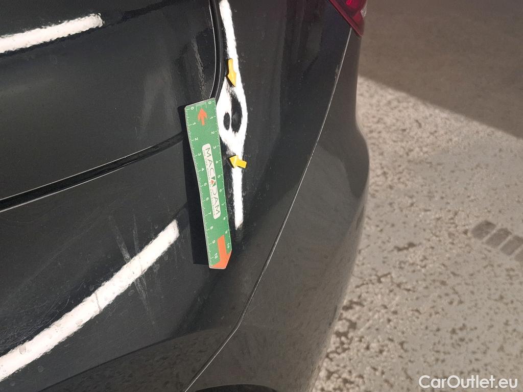  Mercedes  A-Klasse MERCEDES-BENZ Classe A Compact / 2018 / 5P / Berline A 200 d Business Line 8G-DCT #18