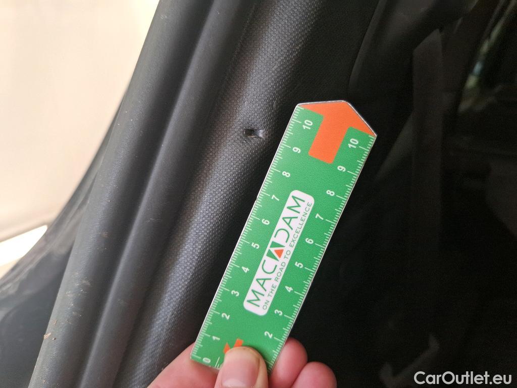  Mercedes  GLB MERCEDES-BENZ  / 2019 / 5P / SUV  200 d AMG Line #29