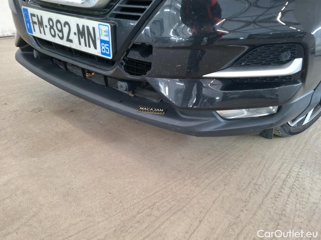  Nissan  Qashqai NISSAN  / 2017 / 5P / Crossover 1.3 DIG-T 140 Tekna #8