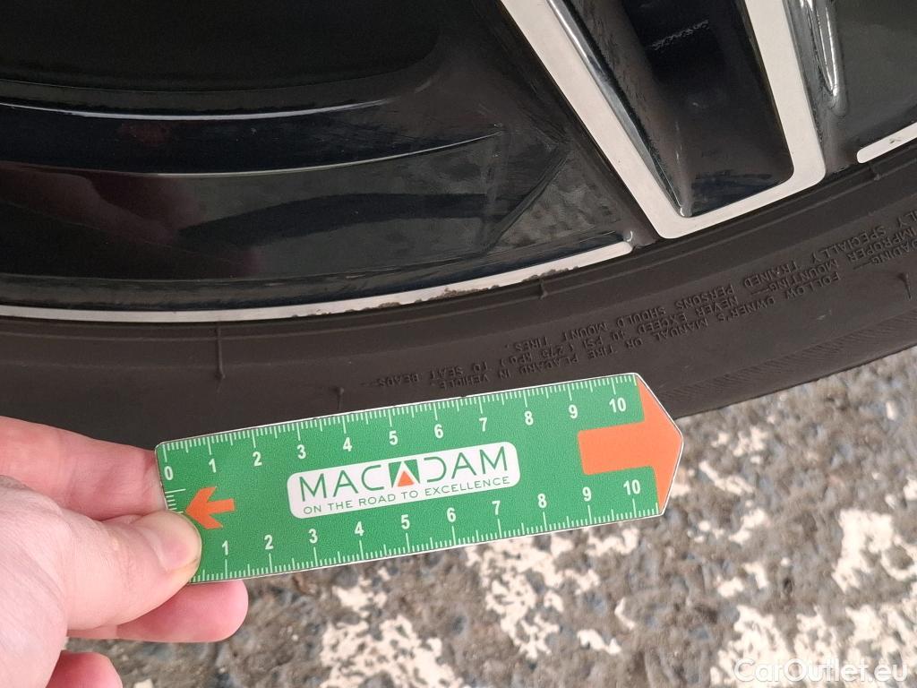  Mercedes  GLB MERCEDES-BENZ  / 2019 / 5P / SUV  200 d AMG Line #34