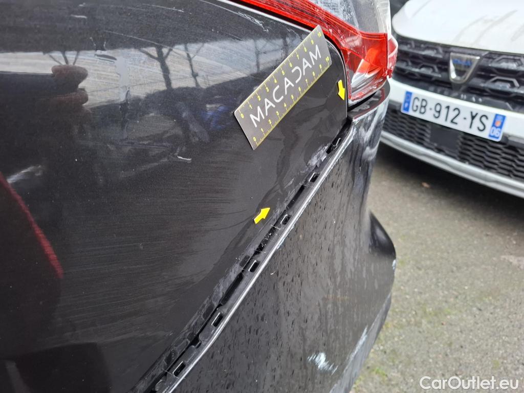  Nissan  Qashqai NISSAN  / 2017 / 5P / Crossover 1.3 DIG-T 140 Tekna #11