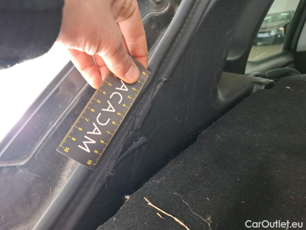  Nissan  Qashqai NISSAN  / 2017 / 5P / Crossover 1.3 DIG-T 140 Tekna #64