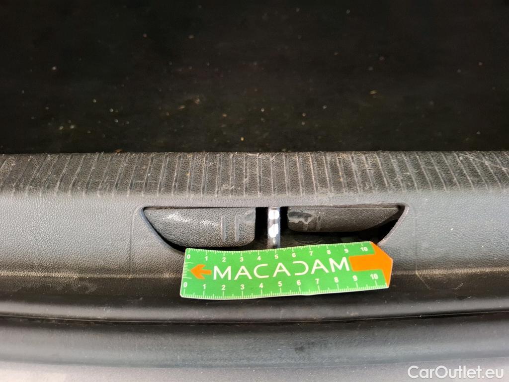  Opel   Grandland X Grandland X Elegance Business 1.5 130CV BVA8 E6d #1