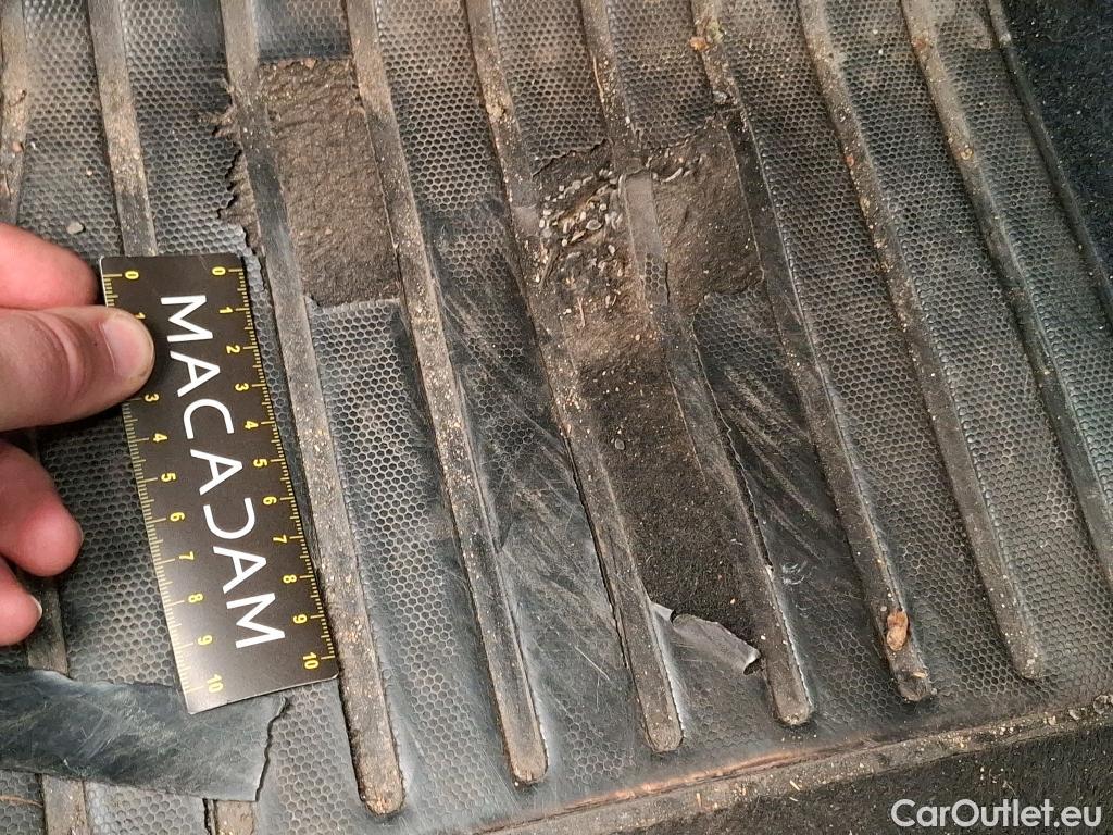  Peugeot  208  Allure Business 1.2 PureTech 100CV BVM6 E6d #3