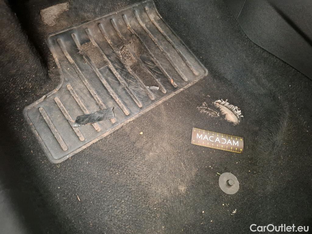  Peugeot  208  Allure Business 1.2 PureTech 100CV BVM6 E6d #1