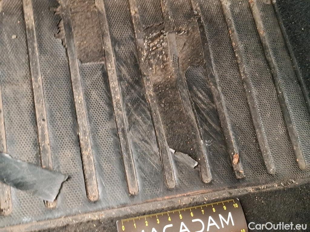  Peugeot  208  Allure Business 1.2 PureTech 100CV BVM6 E6d #4