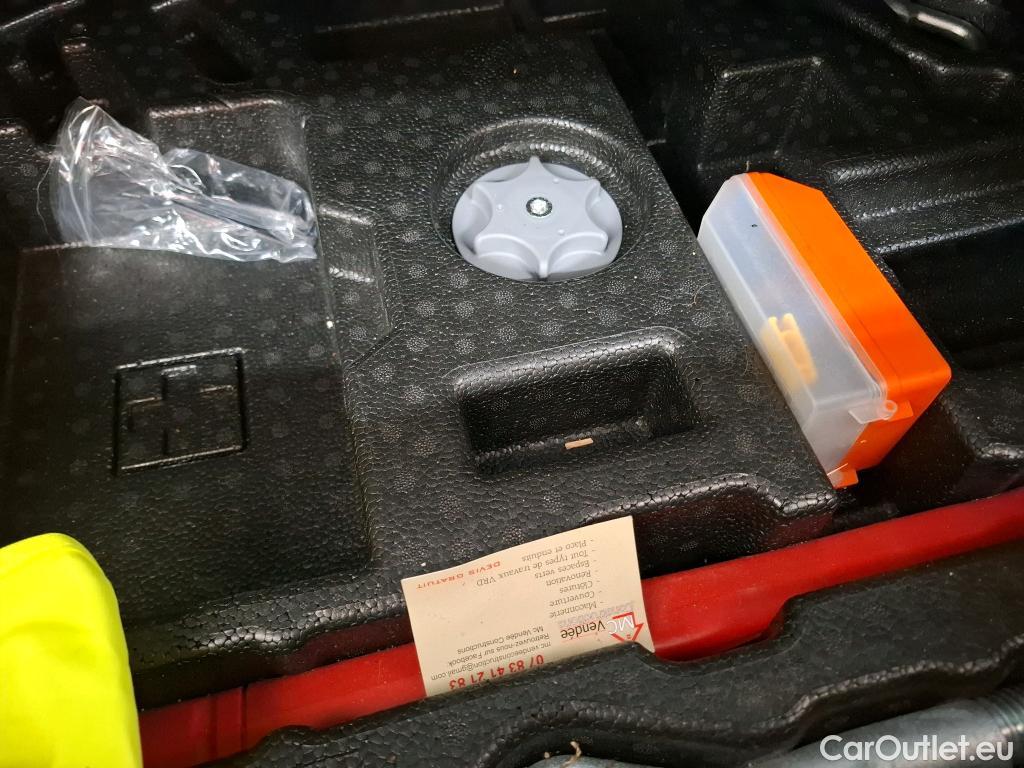  Nissan  Qashqai NISSAN  / 2017 / 5P / Crossover 1.3 DIG-T 140 Tekna #50