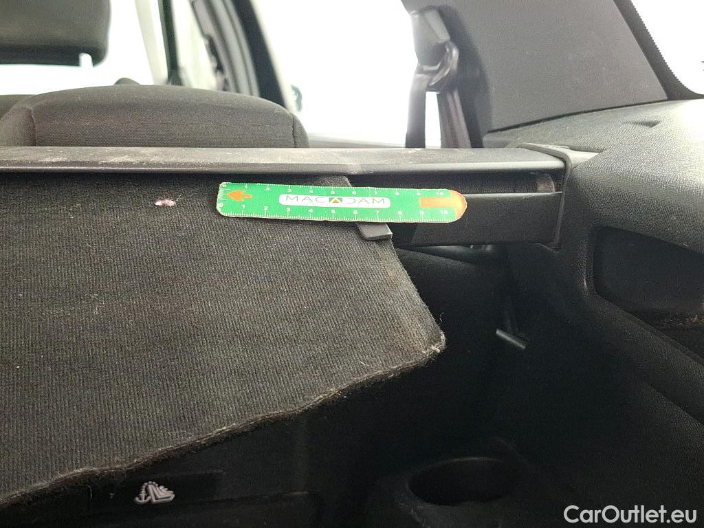  Peugeot  5008  Active Pack 1.5 HDi 130CV BVA8 7 Sieges E6d #14