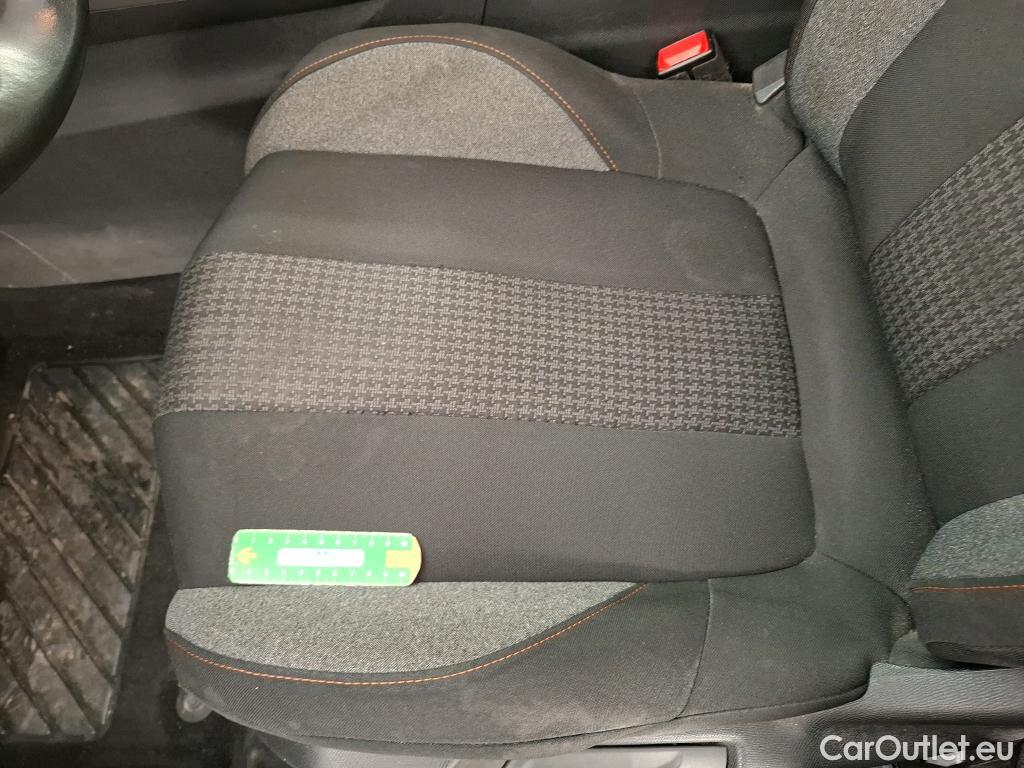  Peugeot  5008  Active Pack 1.5 HDi 130CV BVA8 7 Sieges E6d #24