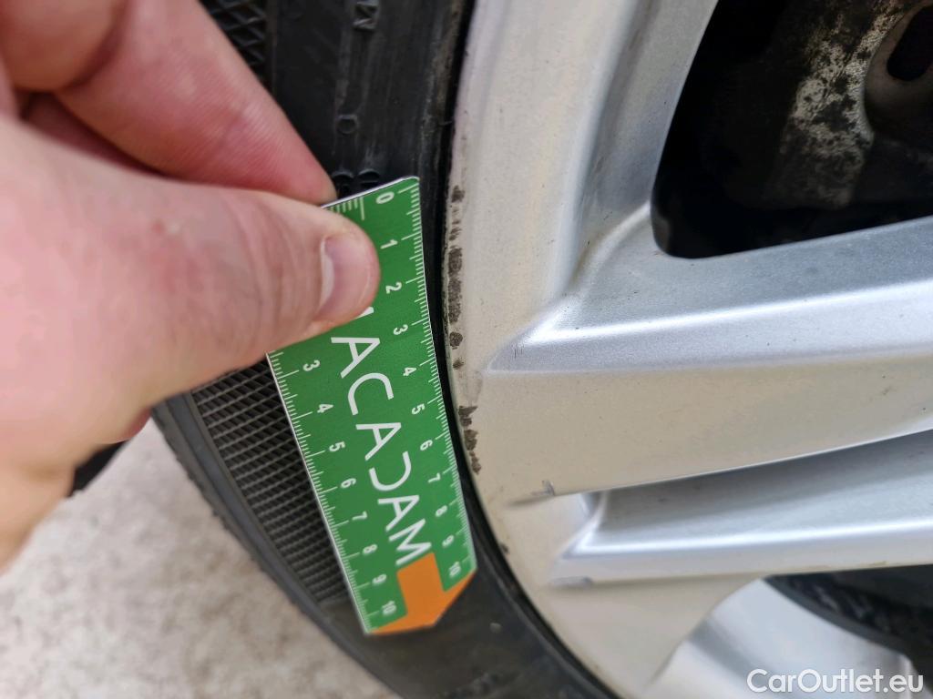  Toyota  Corolla TOYOTA  / 2018 / 5P / Berline Hybride 122h Dynamic Business Stage Acad #7