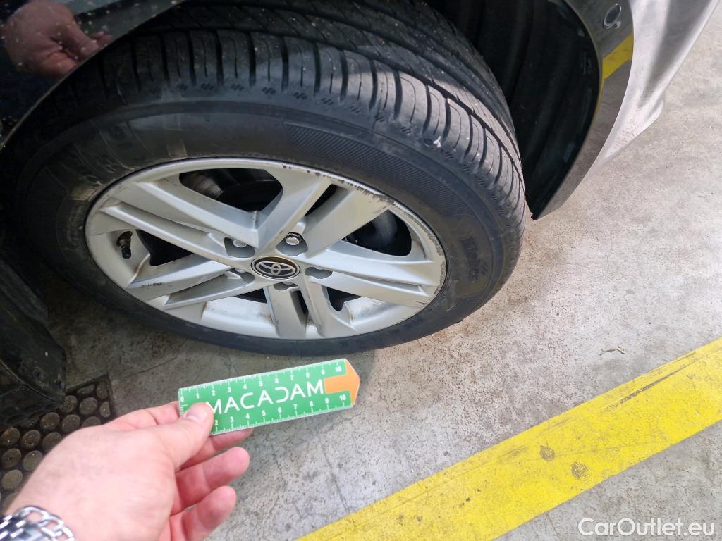  Toyota  Corolla TOYOTA  / 2018 / 5P / Berline Hybride 122h Dynamic Business Stage Acad #14