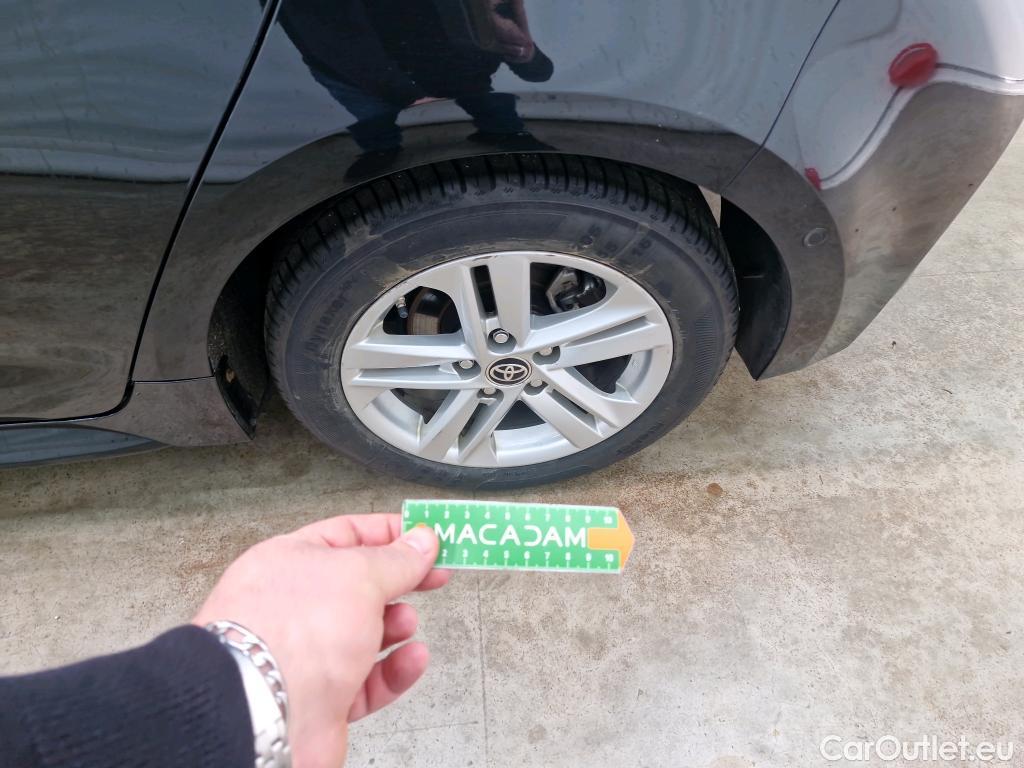  Toyota  Corolla TOYOTA  / 2018 / 5P / Berline Hybride 122h Dynamic Business Stage Acad #6