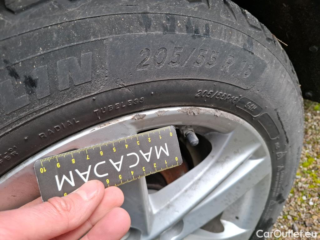  Toyota  Corolla TOYOTA  Touring Sports / 2018 / 5P / Break Hybride 122h Dynamic Business Beyond Zer #15